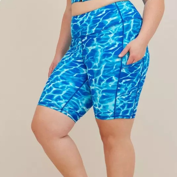 Torrid Performance Core 9in. Active Bike Short BNWT Size 3 - Picture 5 of 9